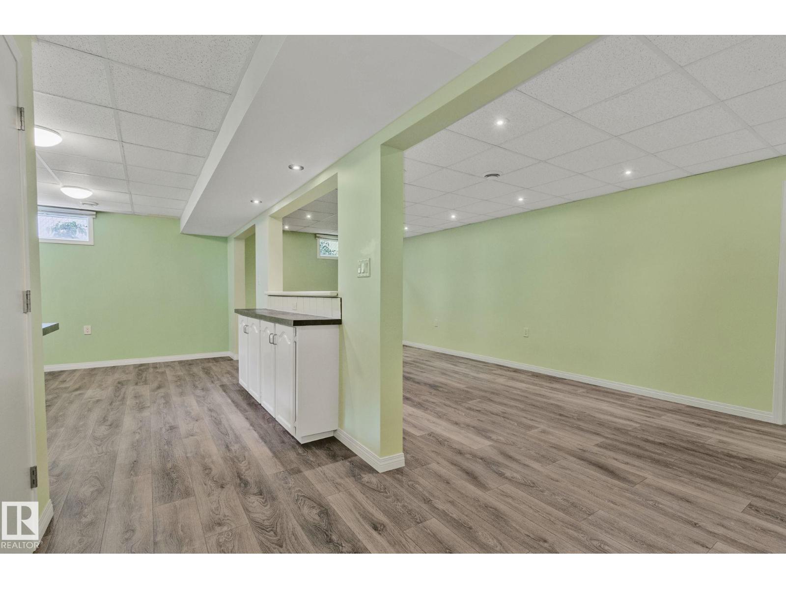 Photo 23 of 14815 96 St Nw, Edmonton AB