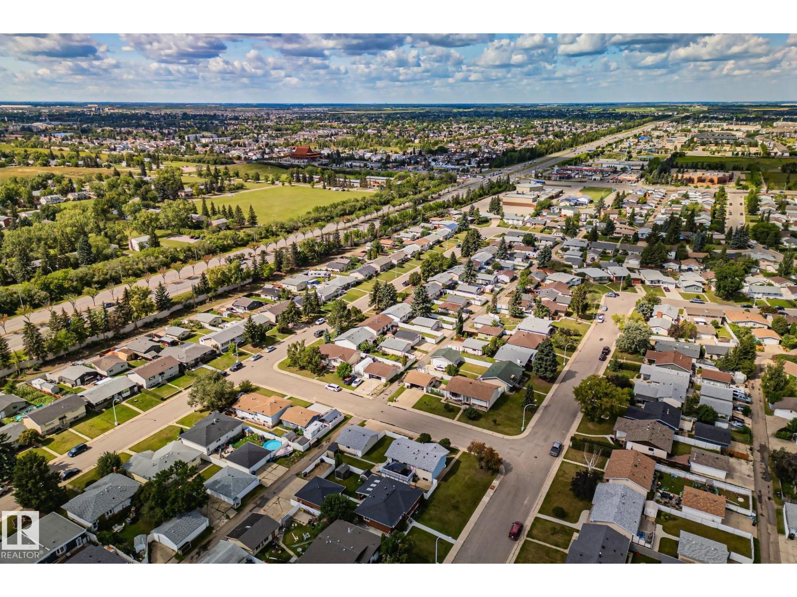 Photo 55 of 14815 96 St Nw, Edmonton AB