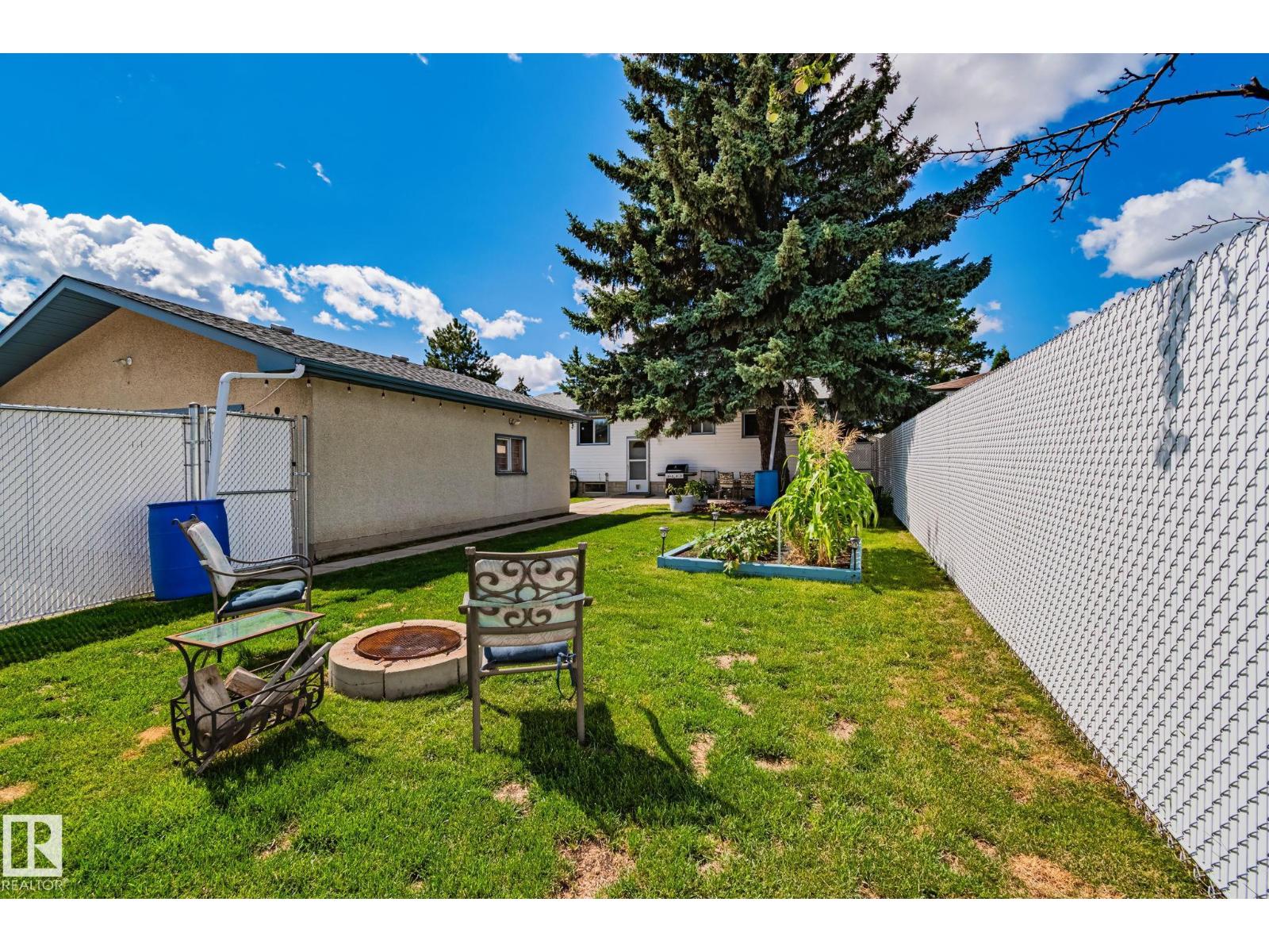 Photo 37 of 14815 96 St Nw, Edmonton AB