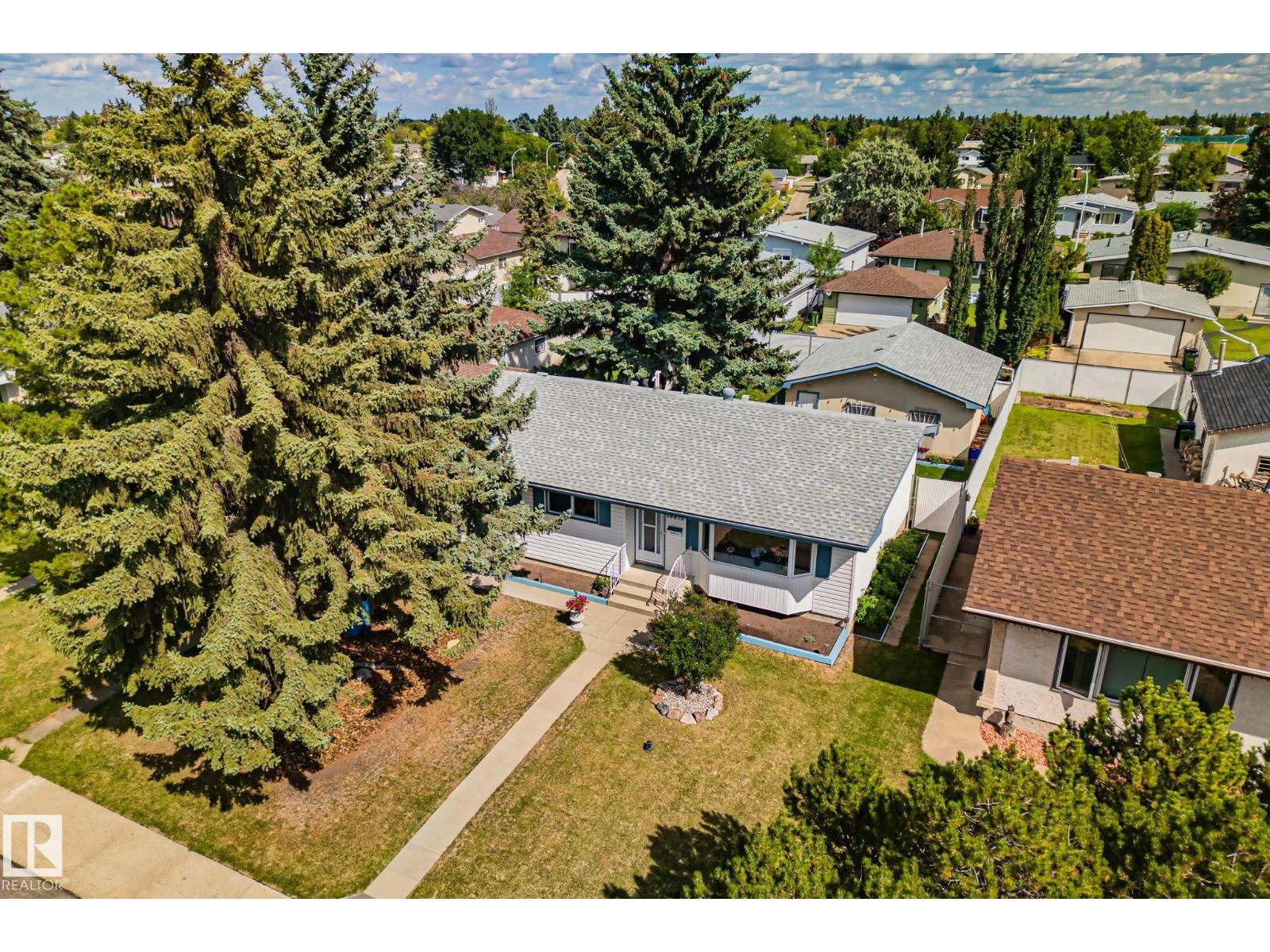 Photo 44 of 14815 96 St Nw, Edmonton AB