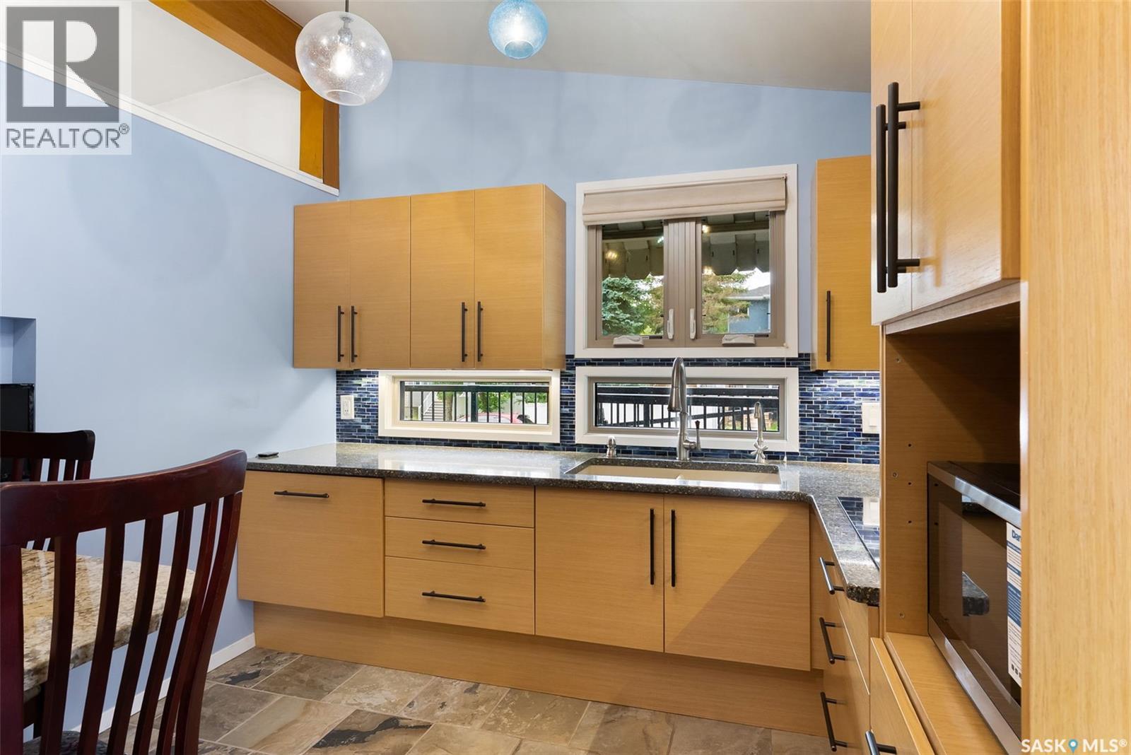Photo 8 of 2411 Athol Street, Regina SK