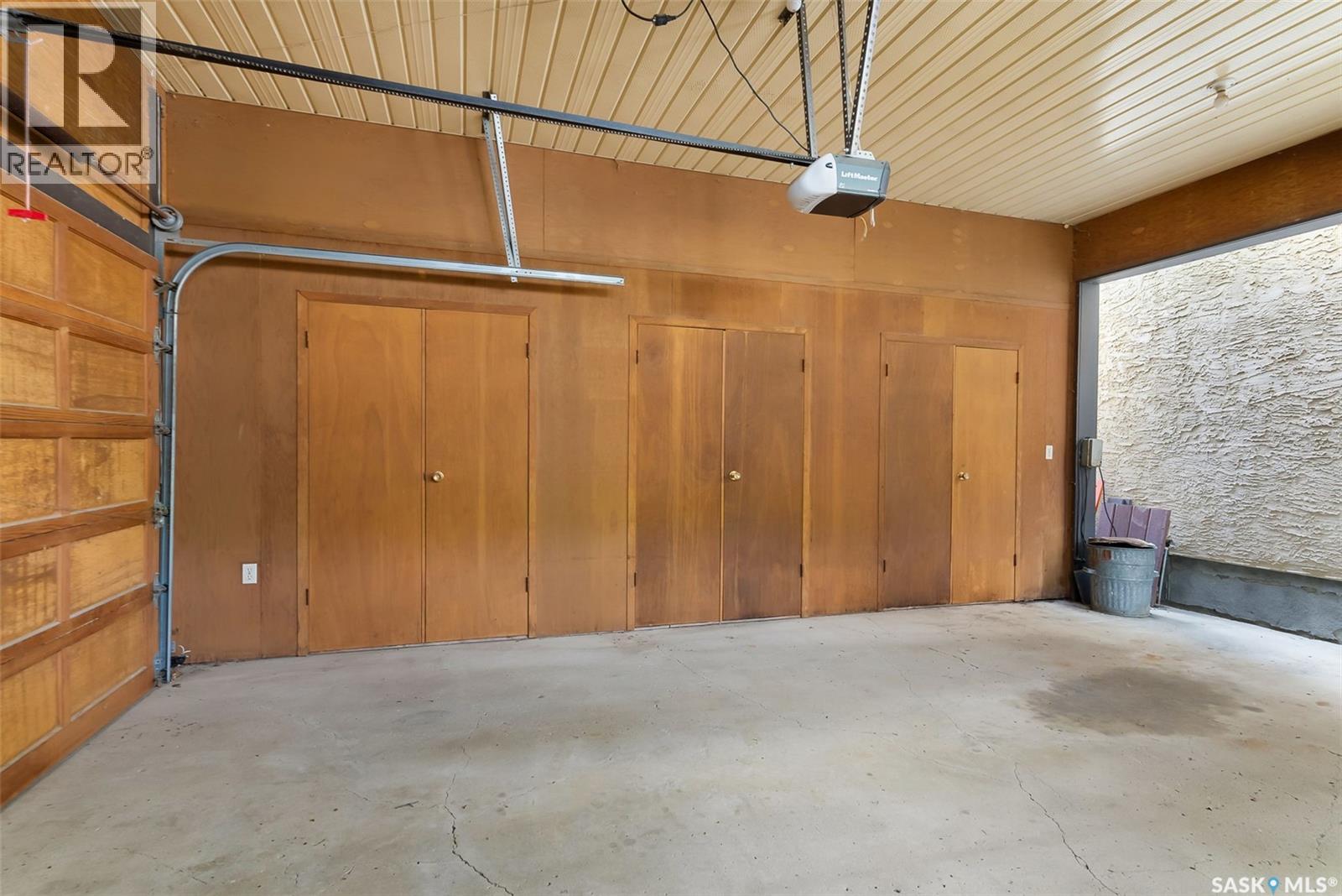 Photo 12 of 2411 Athol Street, Regina SK
