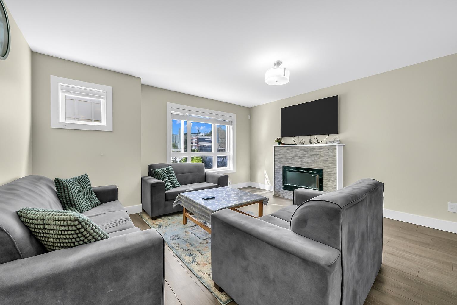 Photo 19 of 2 32138 George Ferguson Way, Abbotsford BC