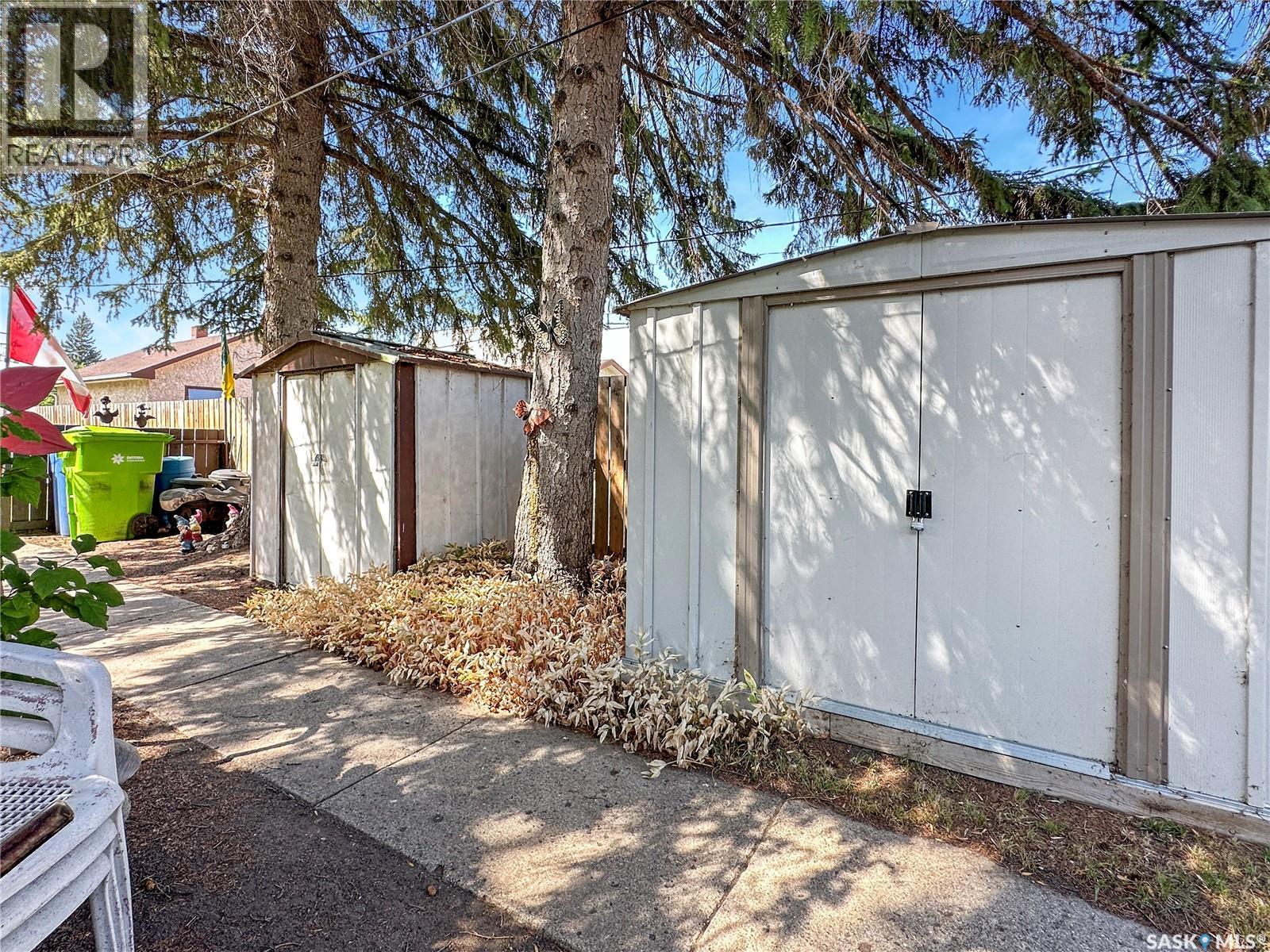 Photo 7 of 135 Hudson Avenue S, Fort Quappelle SK