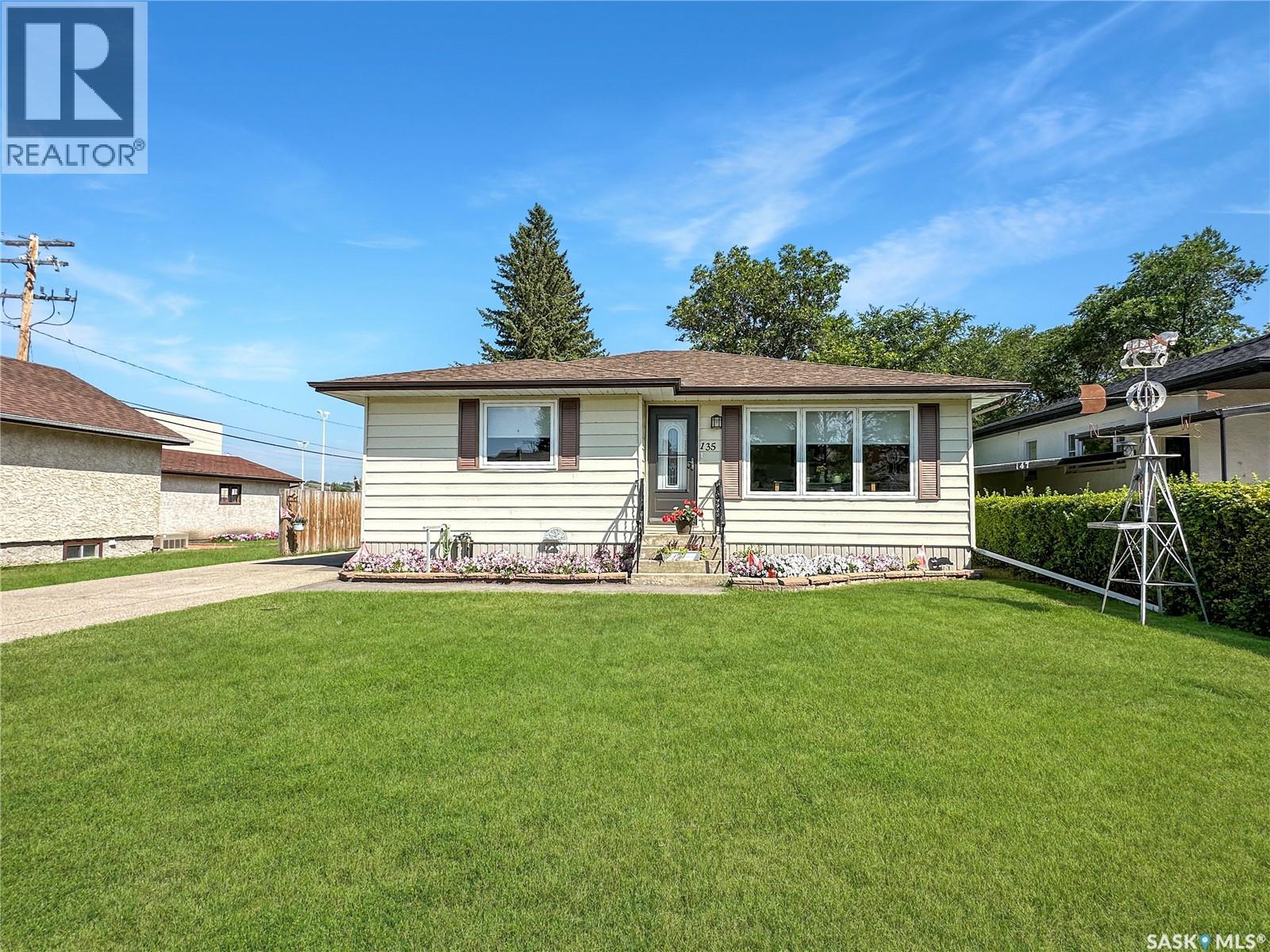 Photo 24 of 135 Hudson Avenue S, Fort Quappelle SK