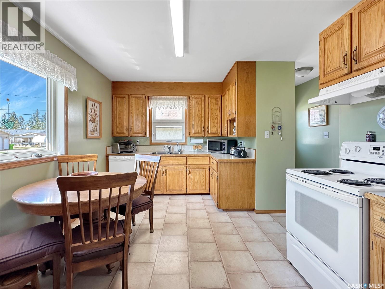 Photo 20 of 135 Hudson Avenue S, Fort Quappelle SK