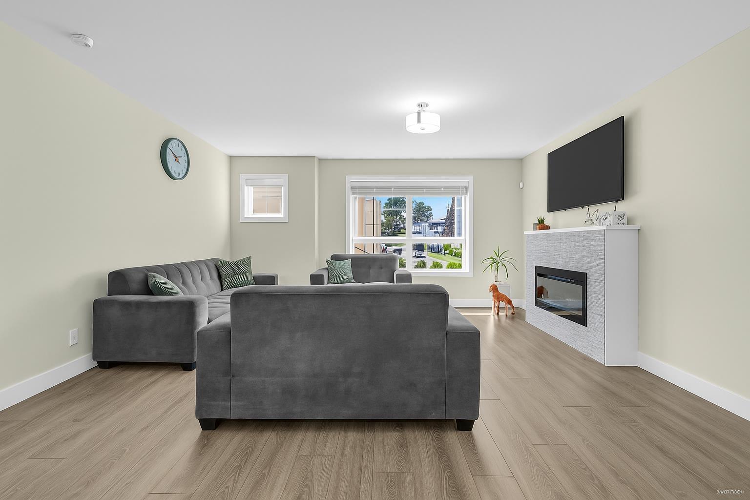 Photo 10 of 2 32138 George Ferguson Way, Abbotsford BC