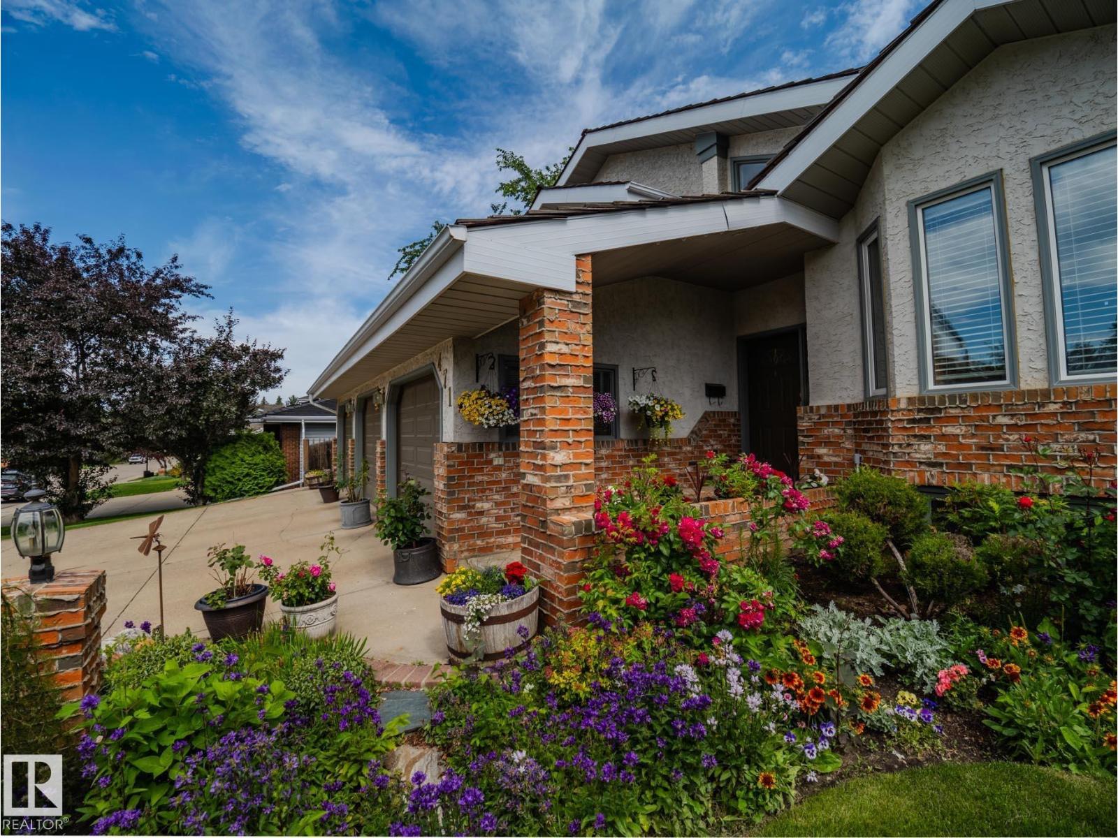 Photo 3 of 471 Ronning St Nw, Edmonton AB