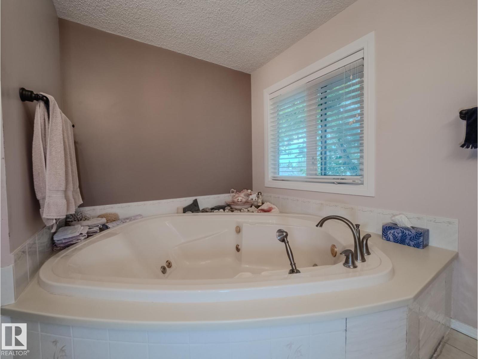 Photo 55 of 471 Ronning St Nw, Edmonton AB