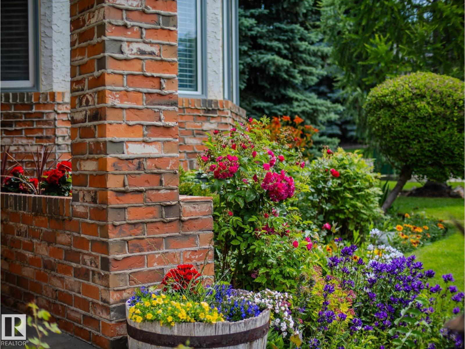 Photo 9 of 471 Ronning St Nw, Edmonton AB
