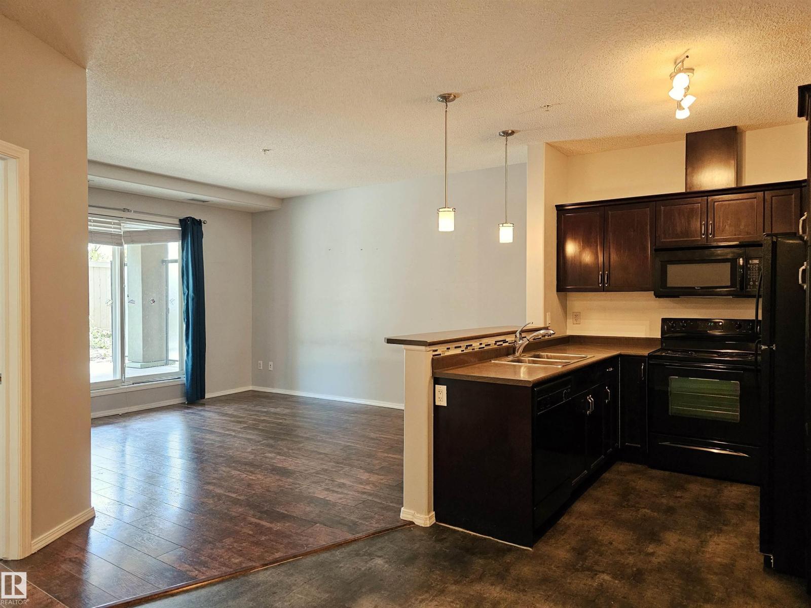 Photo 5 of 137 7825 71 St Nw, Edmonton AB