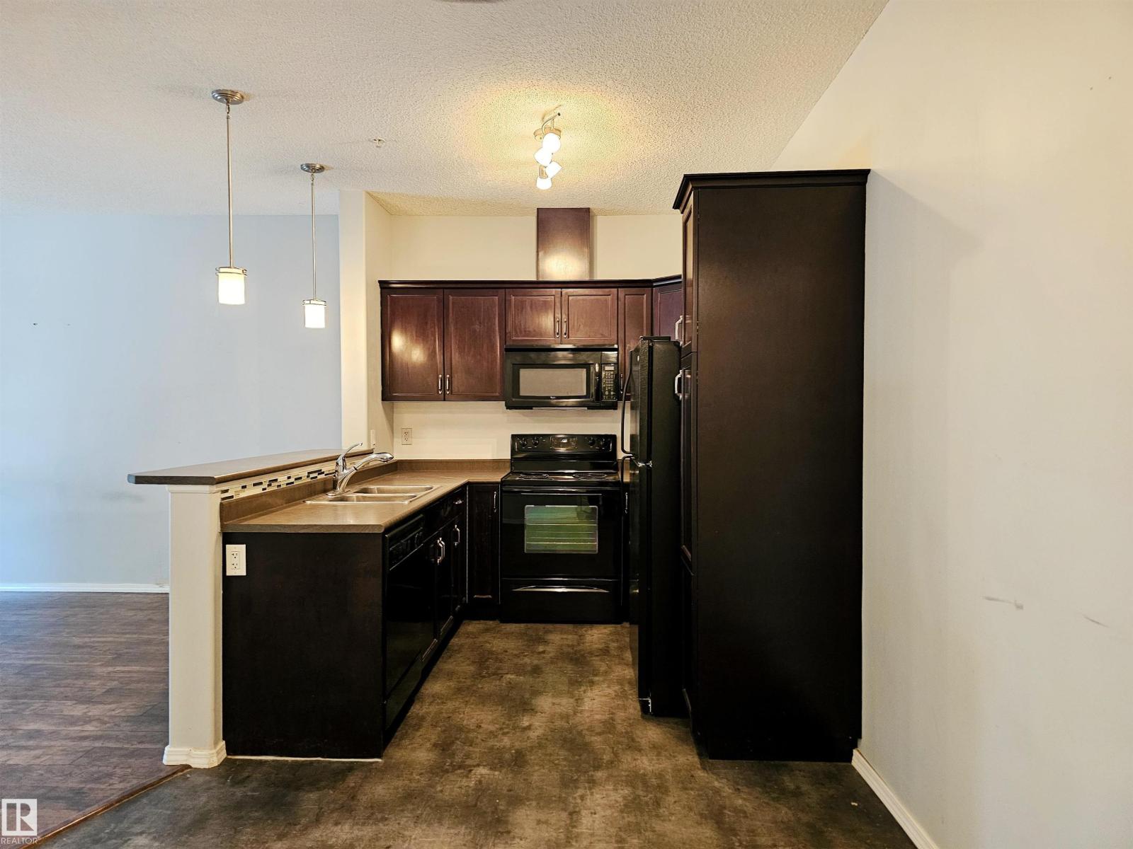 Photo 6 of 137 7825 71 St Nw, Edmonton AB
