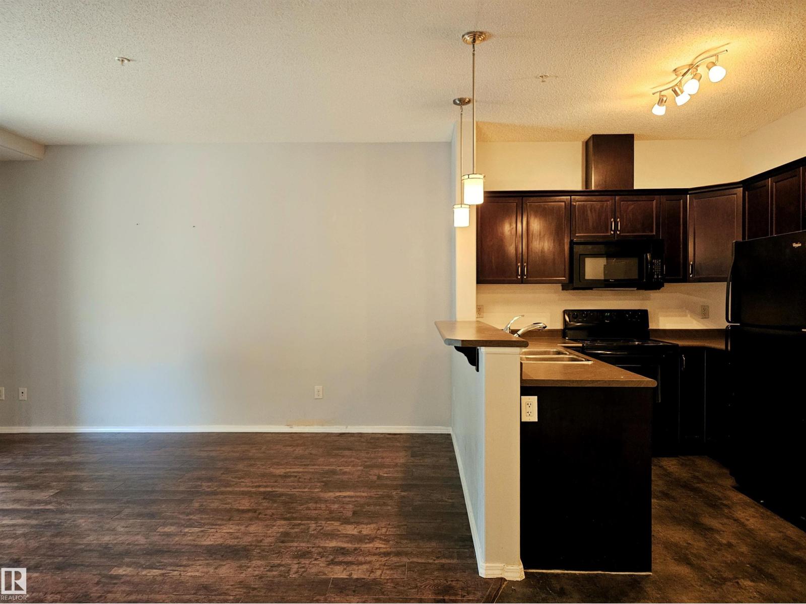 Photo 8 of 137 7825 71 St Nw, Edmonton AB