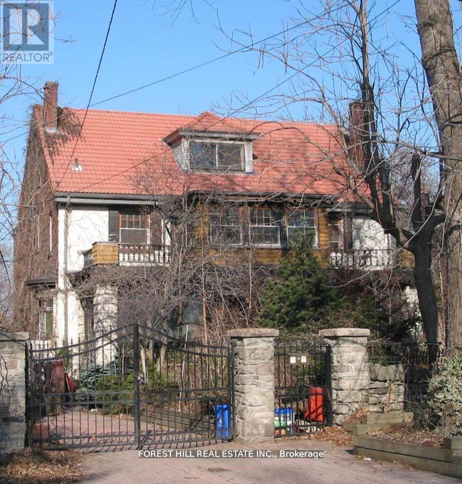 Photo 24 of 132 Blythwood Road W, Toronto ON