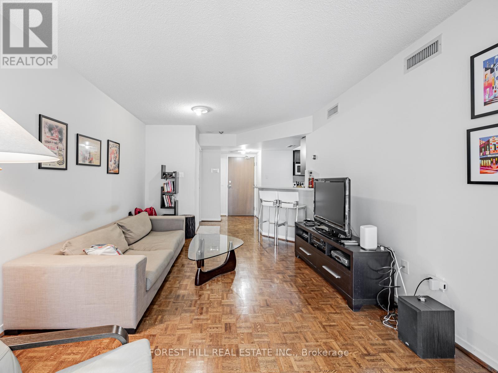 Photo 13 of 1012 1001 Bay Street, Toronto ON