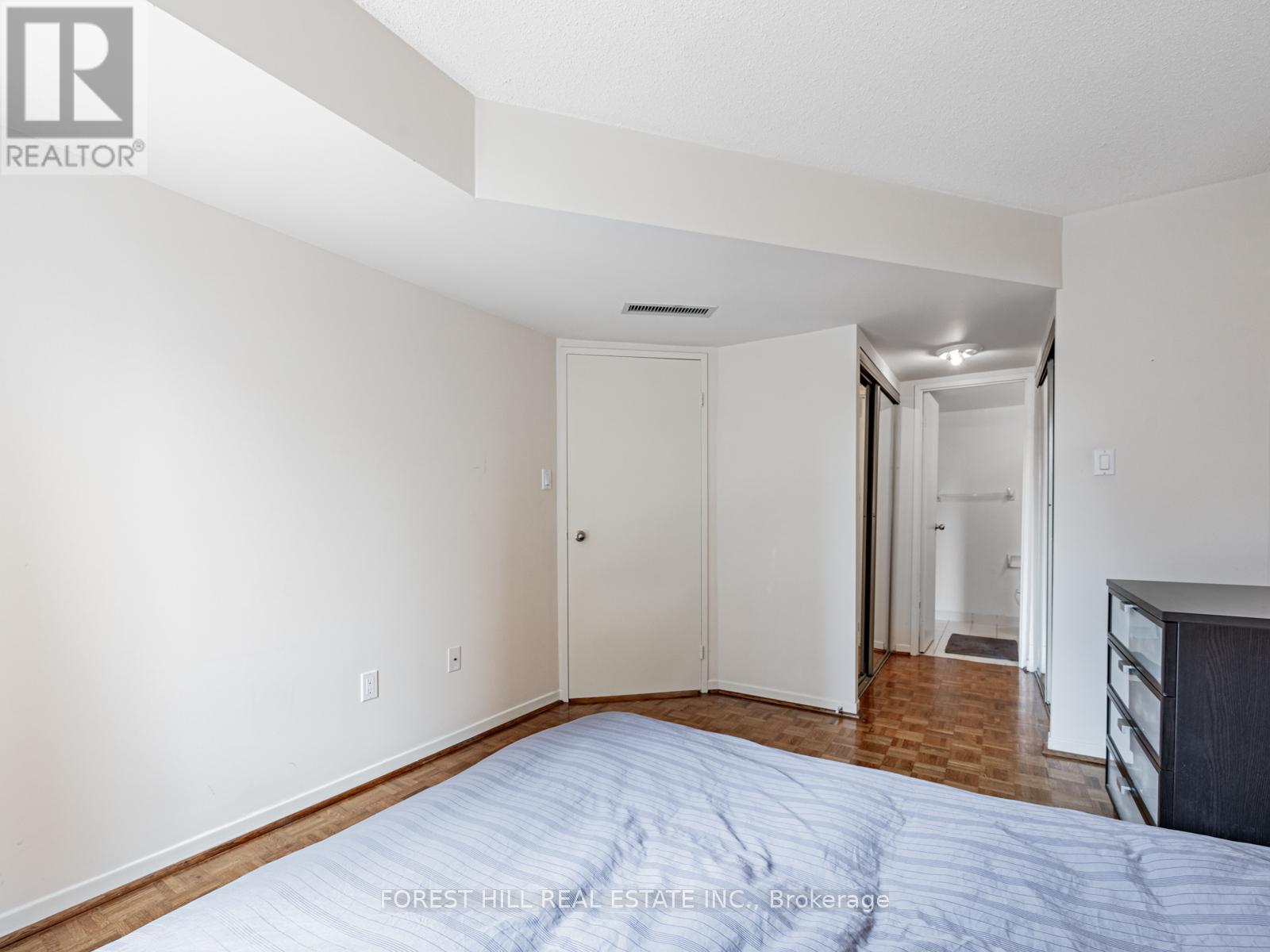 Photo 14 of 1012 1001 Bay Street, Toronto ON