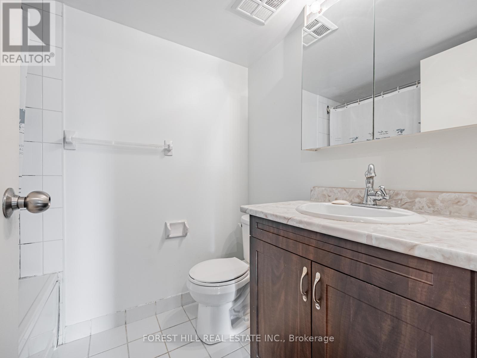 Photo 25 of 1012 1001 Bay Street, Toronto ON