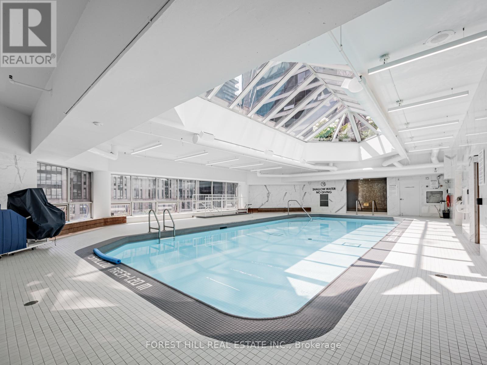 Photo 21 of 1012 1001 Bay Street, Toronto ON