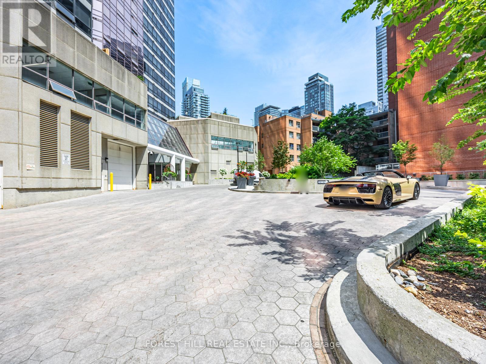 Photo 6 of 1012 1001 Bay Street, Toronto ON