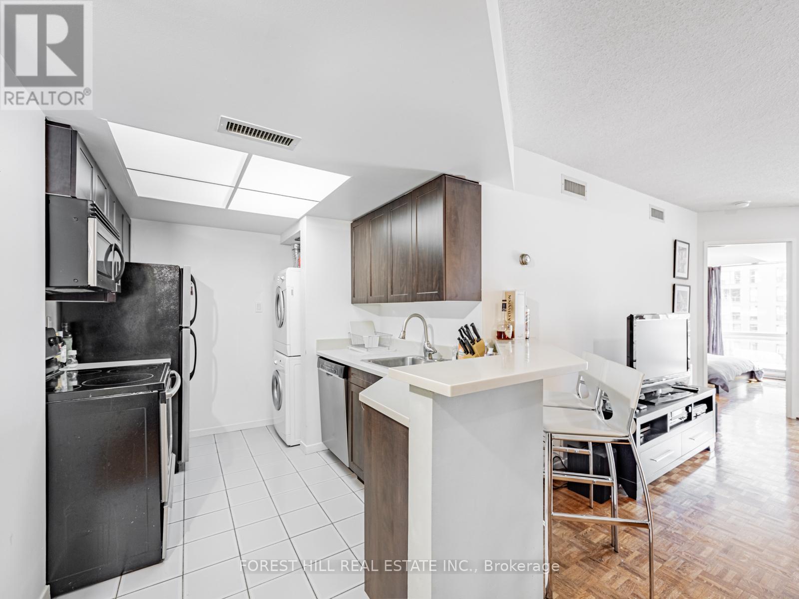 Photo 19 of 1012 1001 Bay Street, Toronto ON