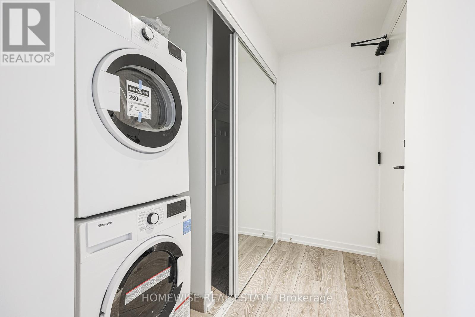 Photo 4 of Lph 09 55 Mercer Street, Toronto ON
