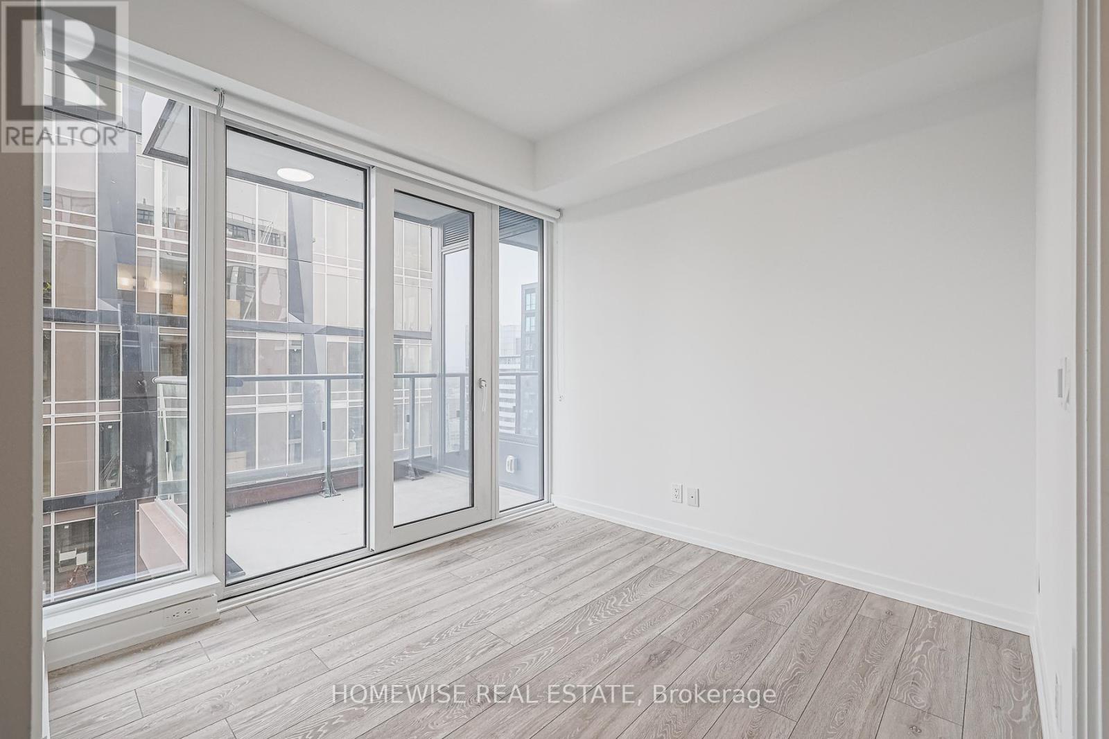 Photo 2 of Lph 09 55 Mercer Street, Toronto ON