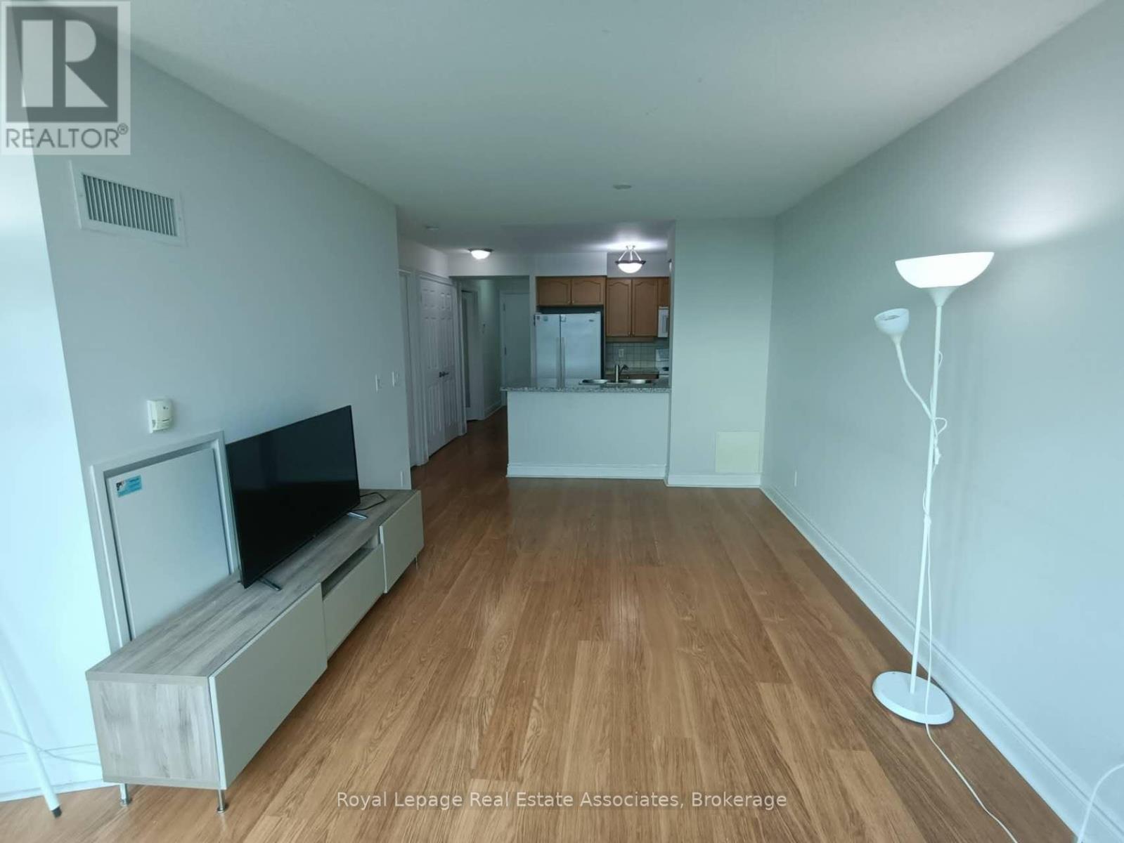 Photo 16 of 708 15 Greenview Avenue, Toronto ON