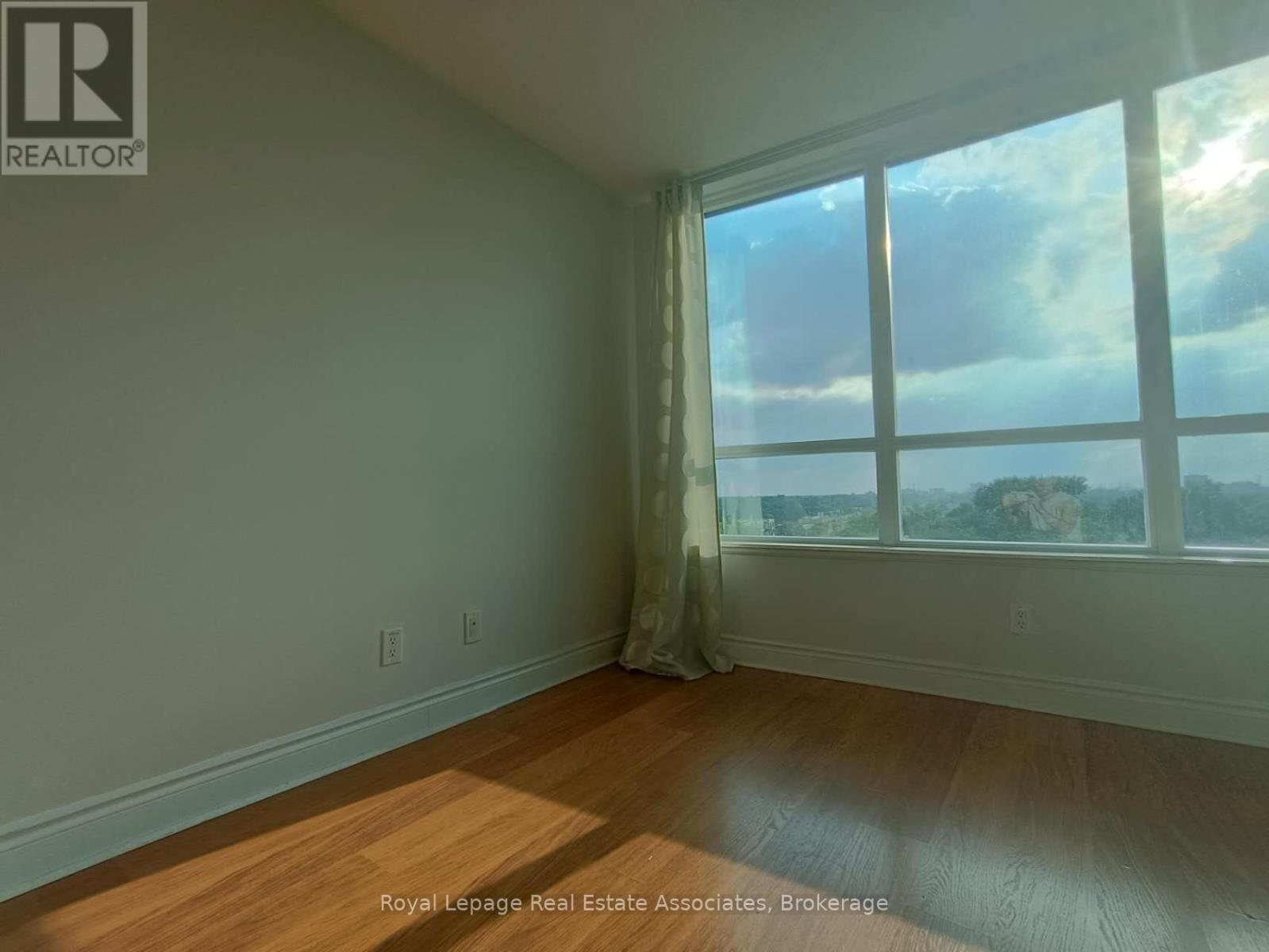 Photo 20 of 708 15 Greenview Avenue, Toronto ON
