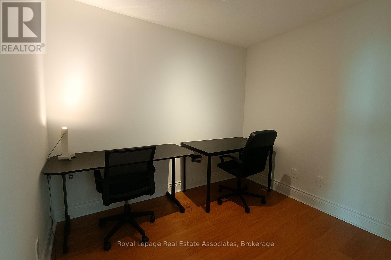 Photo 5 of 708 15 Greenview Avenue, Toronto ON