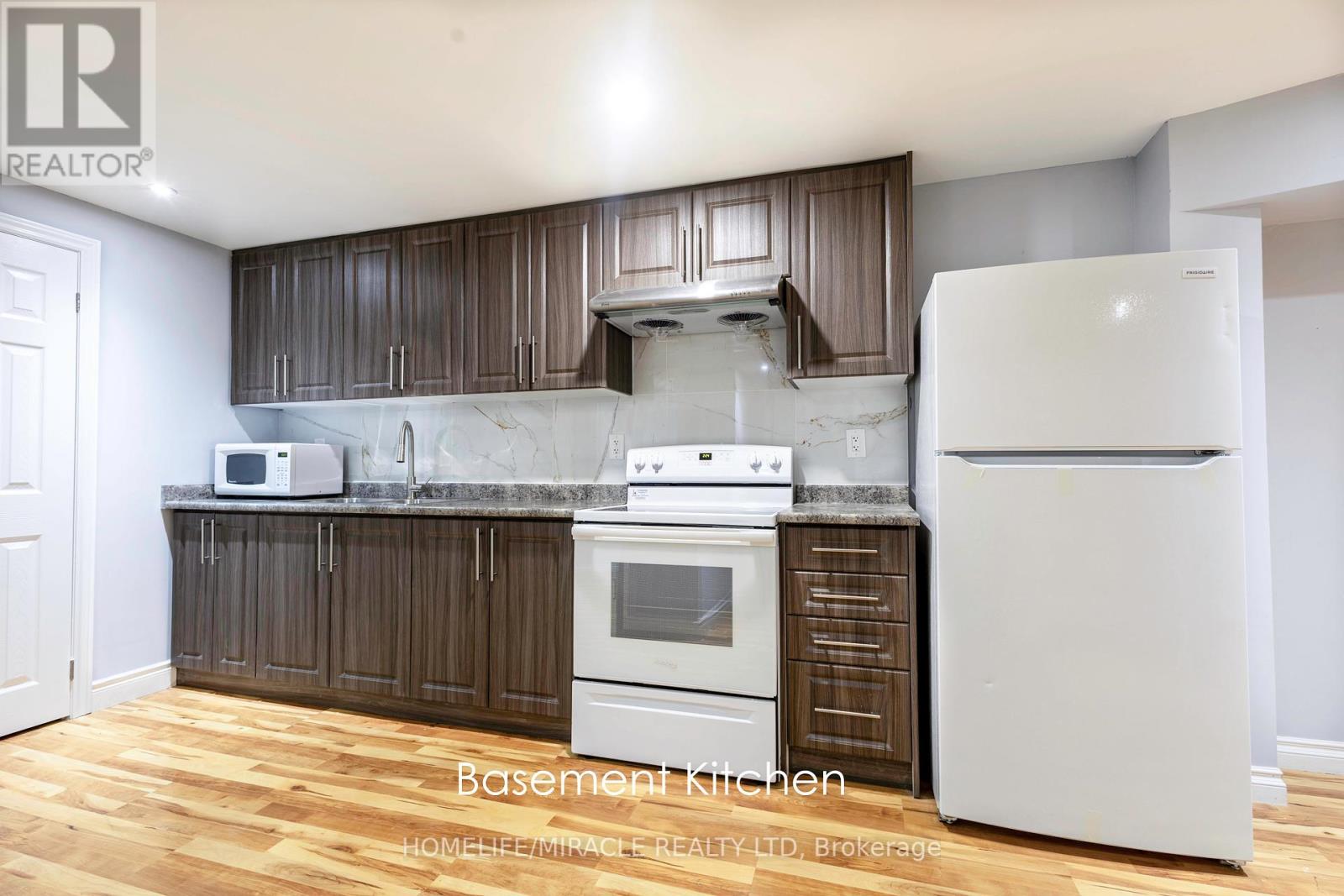 Photo 5 of 12 Gill Crescent, Ajax ON