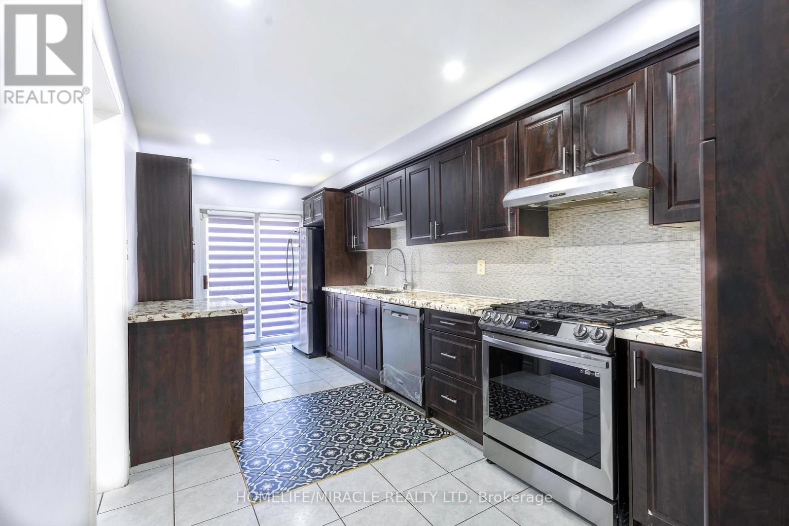 Photo 6 of 12 Gill Crescent, Ajax ON