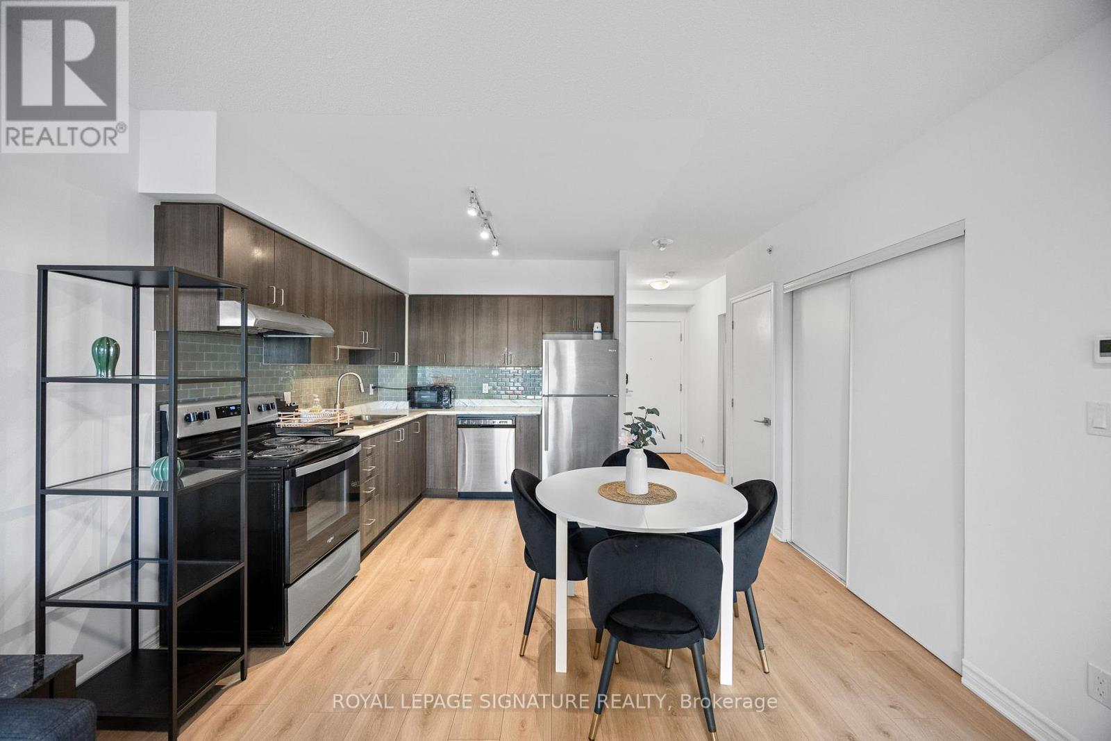 Photo 39 of 214 1 Falaise Road, Toronto ON