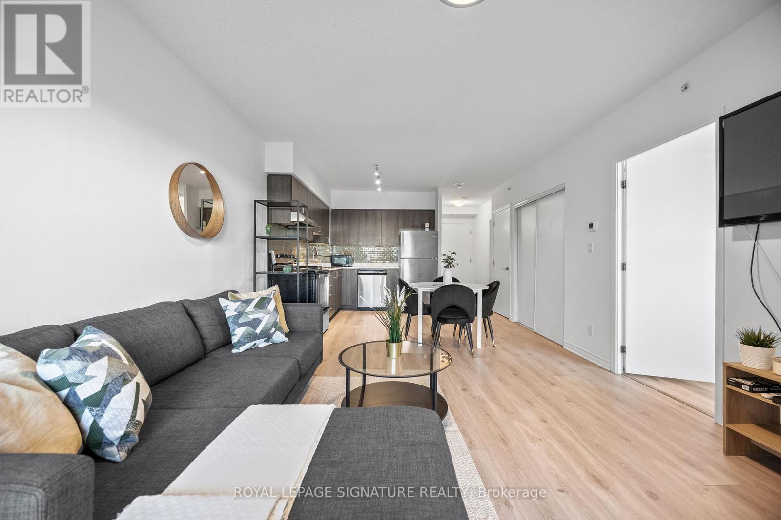 Photo 15 of 214 1 Falaise Road, Toronto ON