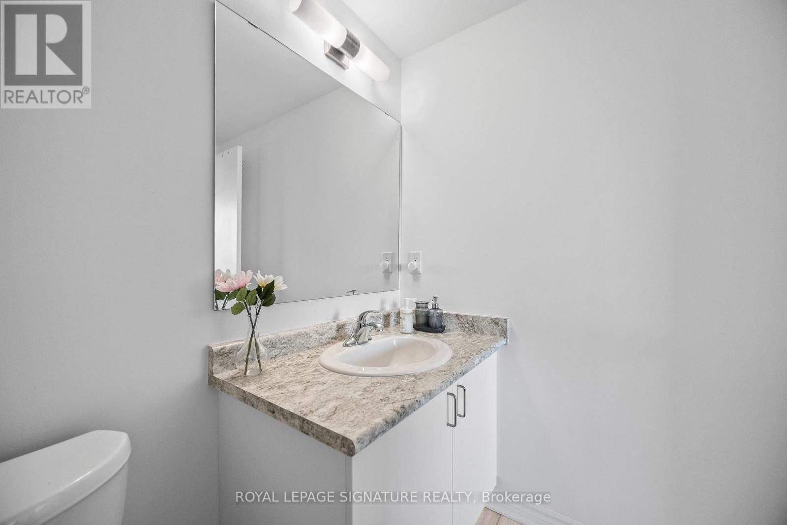 Photo 5 of 214 1 Falaise Road, Toronto ON