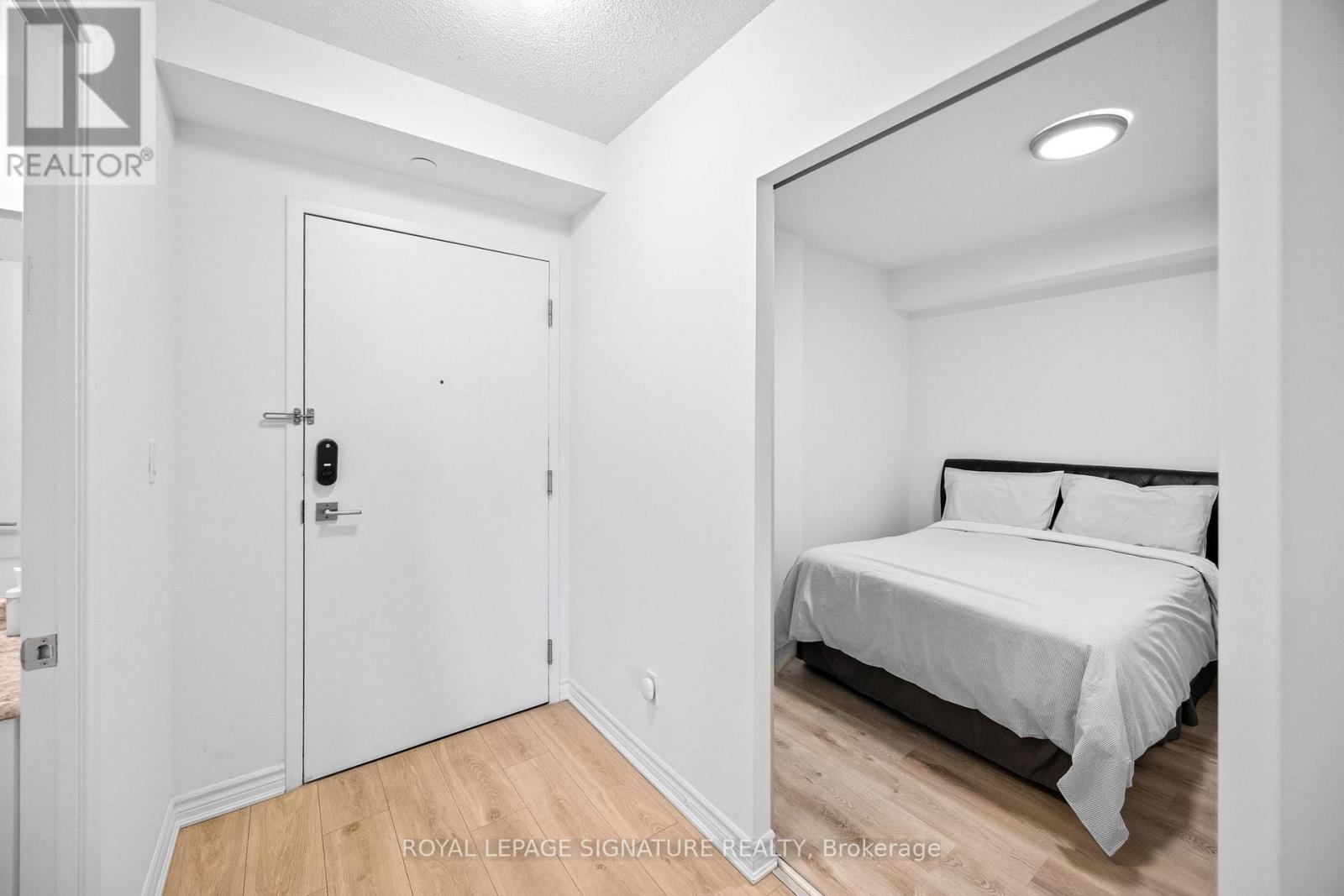 Photo 24 of 214 1 Falaise Road, Toronto ON