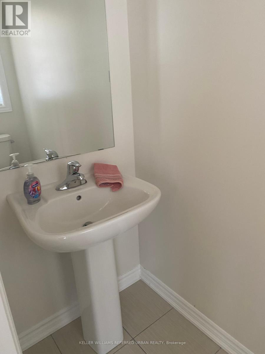 Photo 12 of 27 Lawrence D Pridham Avenue, New Tecumseth ON