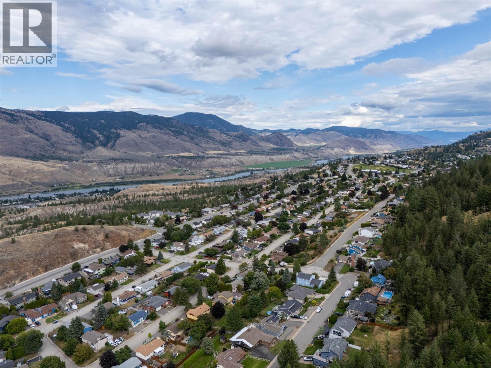 Photo 13 of 2264 Skeena Drive, Kamloops BC