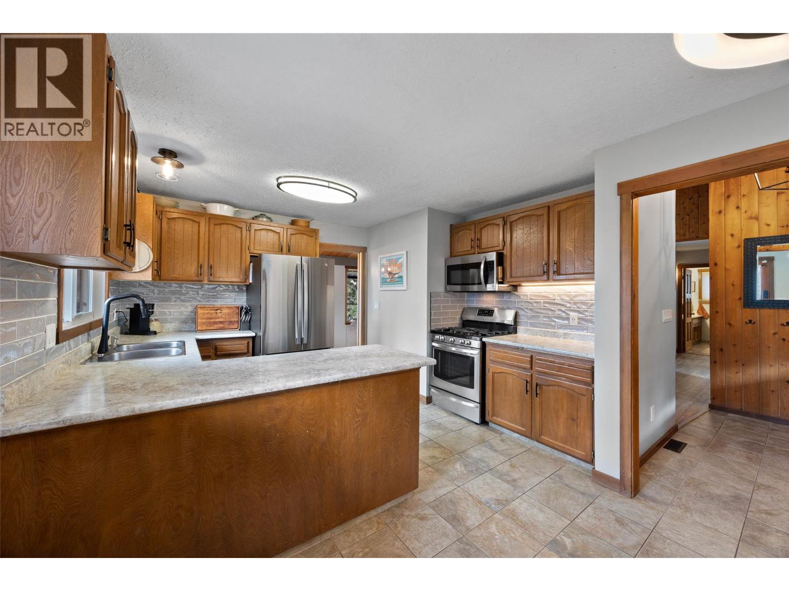 Photo 19 of 2264 Skeena Drive, Kamloops BC