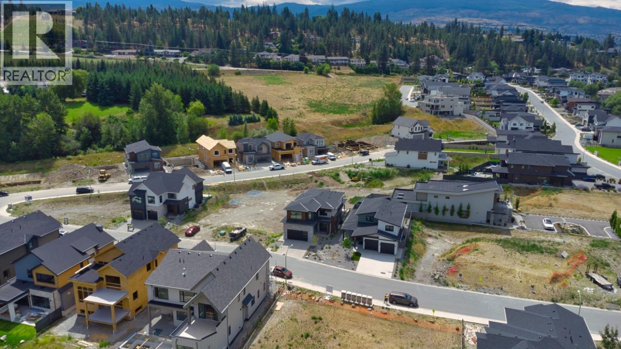 Photo 15 of 925 Bull Crescent, Kelowna BC