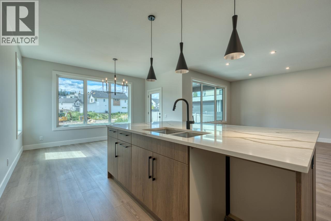 Photo 40 of 925 Bull Crescent, Kelowna BC