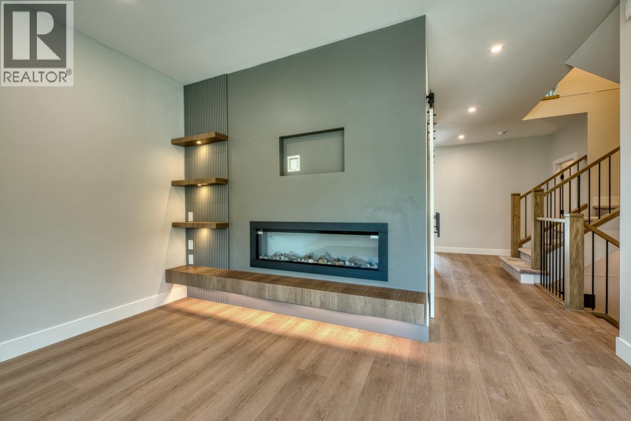 Photo 13 of 925 Bull Crescent, Kelowna BC