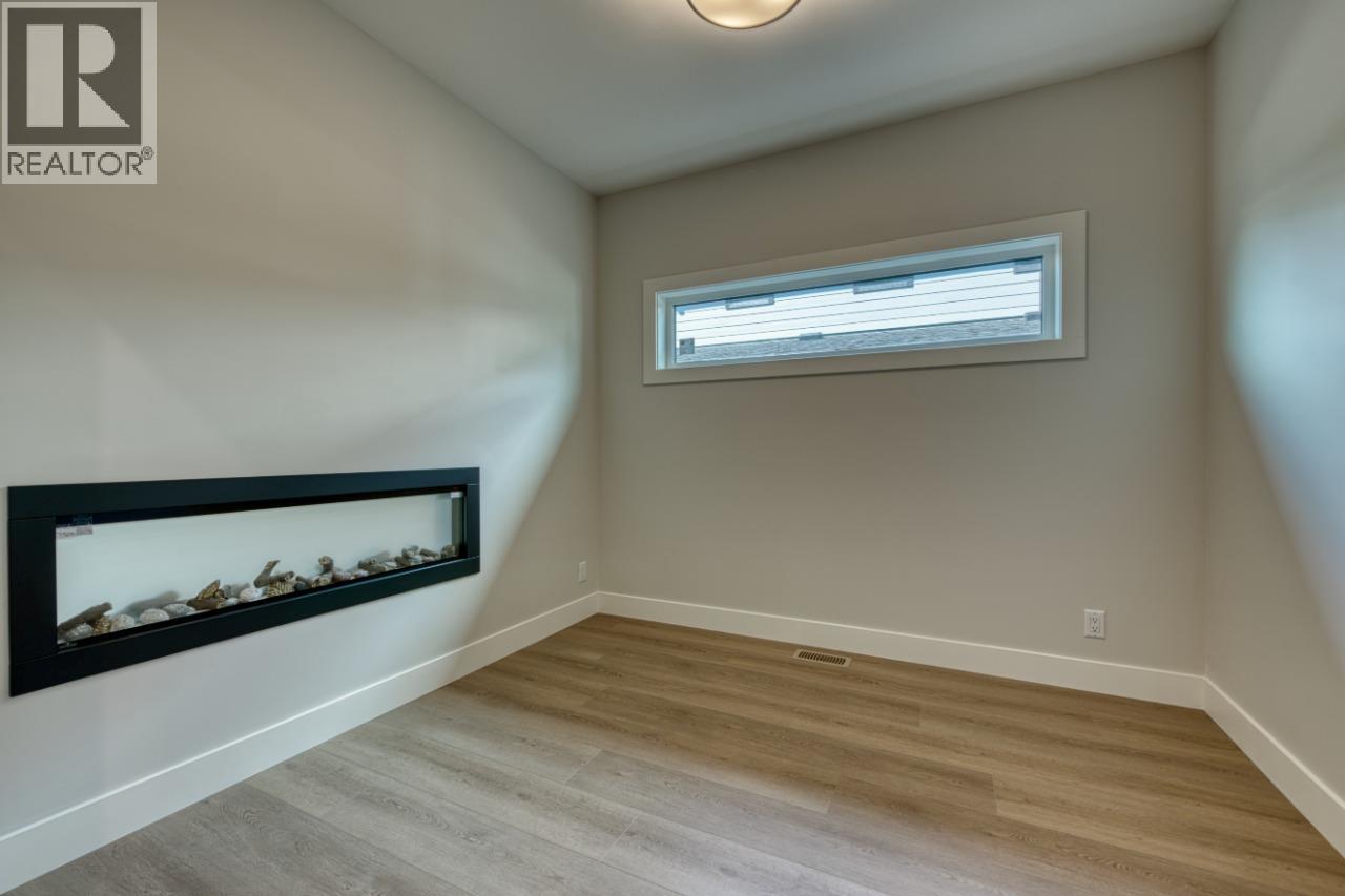 Photo 32 of 925 Bull Crescent, Kelowna BC