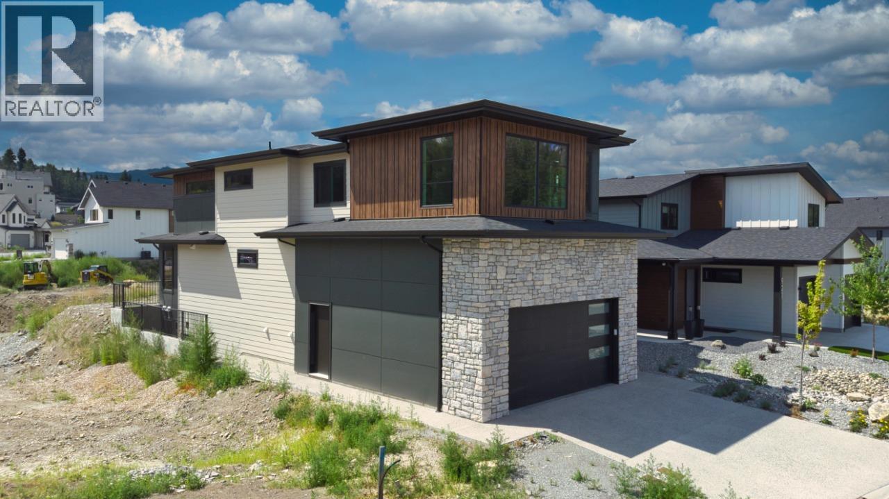 Photo 5 of 925 Bull Crescent, Kelowna BC