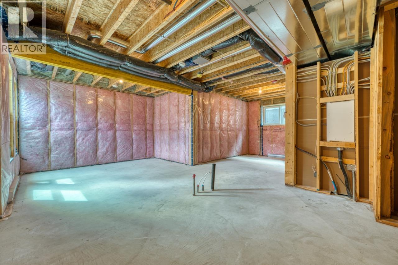 Photo 16 of 925 Bull Crescent, Kelowna BC
