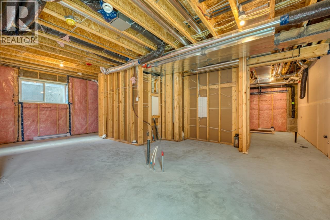 Photo 7 of 925 Bull Crescent, Kelowna BC