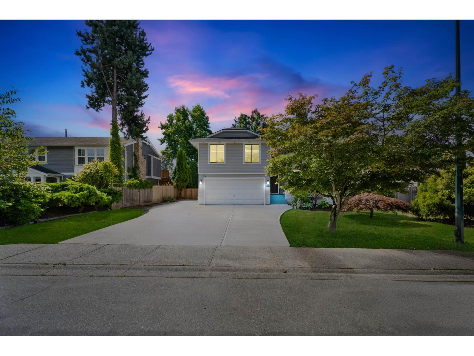 Photo 3 of 14202 18 A Avenue, Surrey BC