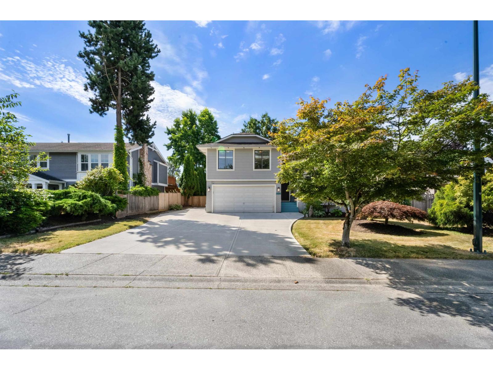Photo 2 of 14202 18 A Avenue, Surrey BC