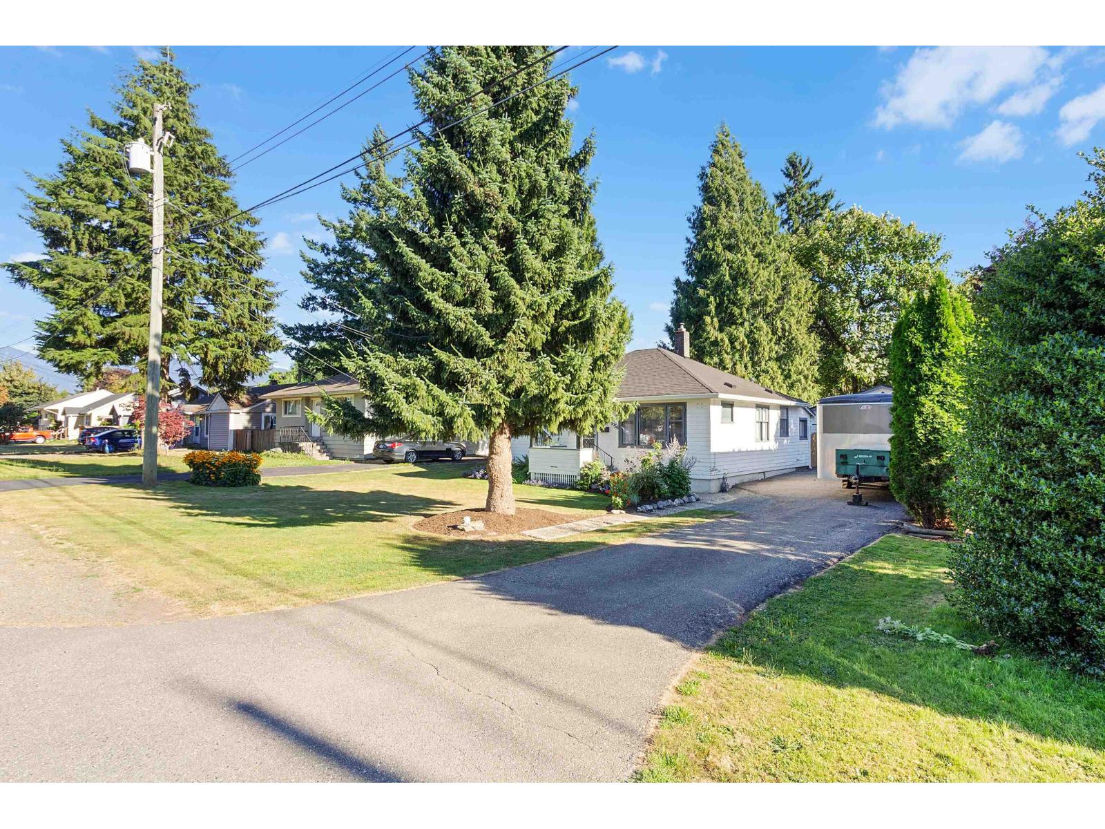 Photo 3 of 46054 King Avenue Chilliwack Proper East, Chilliwack BC
