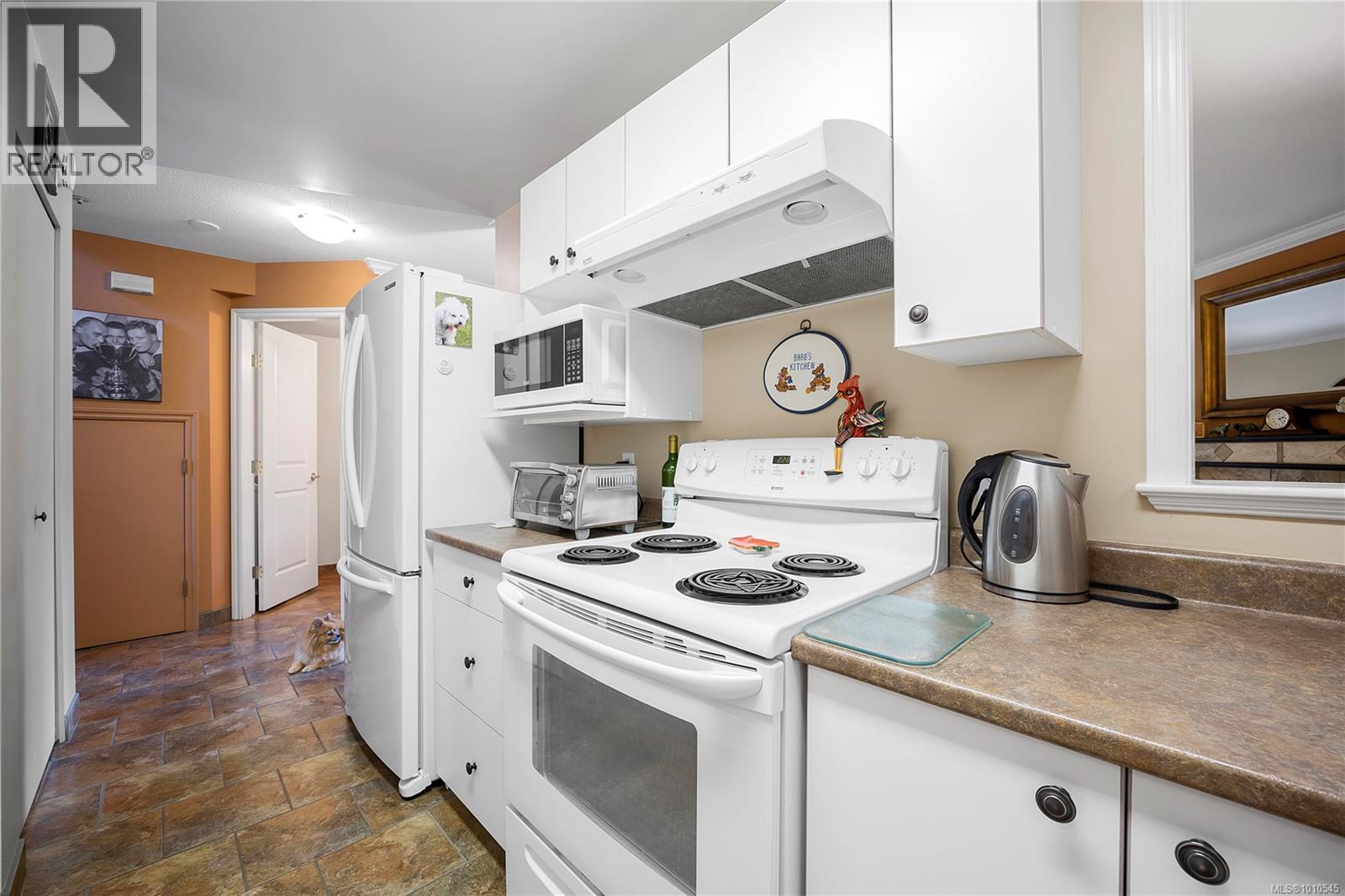Photo 11 of 1645 Creekside Dr, Nanaimo BC