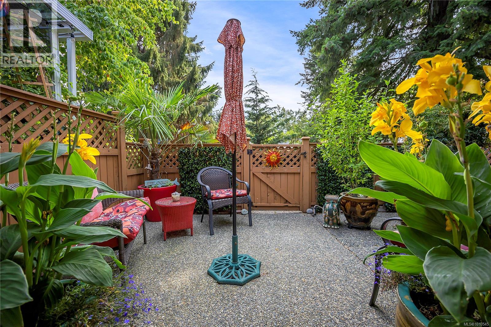 Photo 6 of 1645 Creekside Dr, Nanaimo BC
